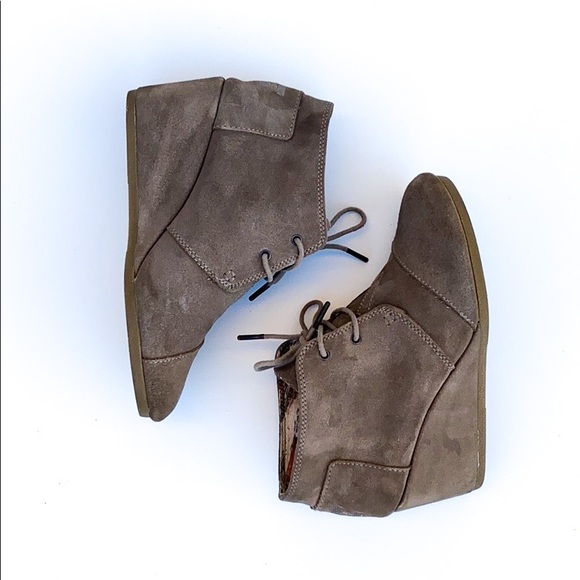 Toms Suede Tan Wedge Booties - Picture 2 of 8